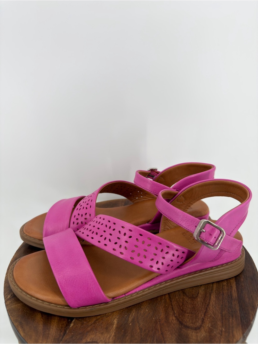 Miz Mooz Pink Laser Cut Leather Sandals EU 39 Boho Comfort